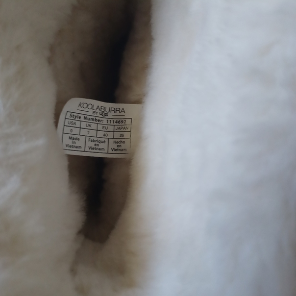 UGGs Koolaburra Dezi Tan suede boot size 9. Excellent like New condition - Picture 9 of 14